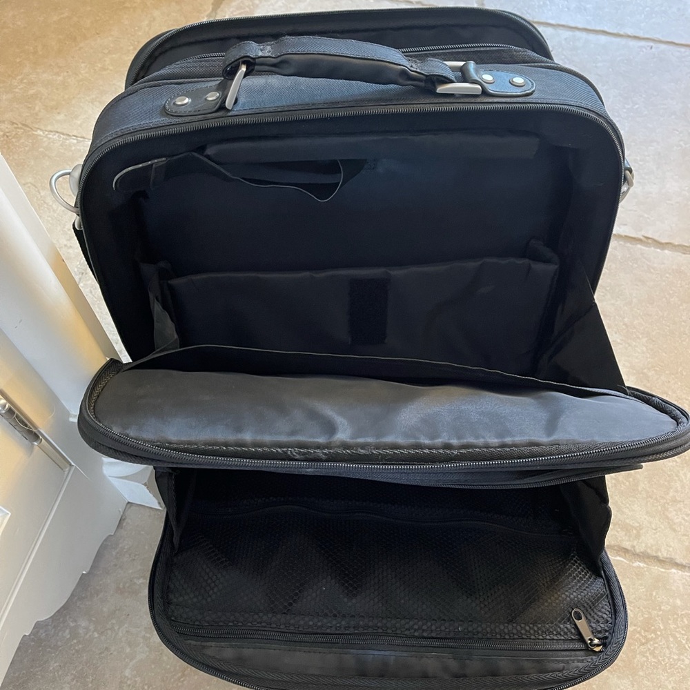 Computer briefcase by Dell - Picture 6 of 9